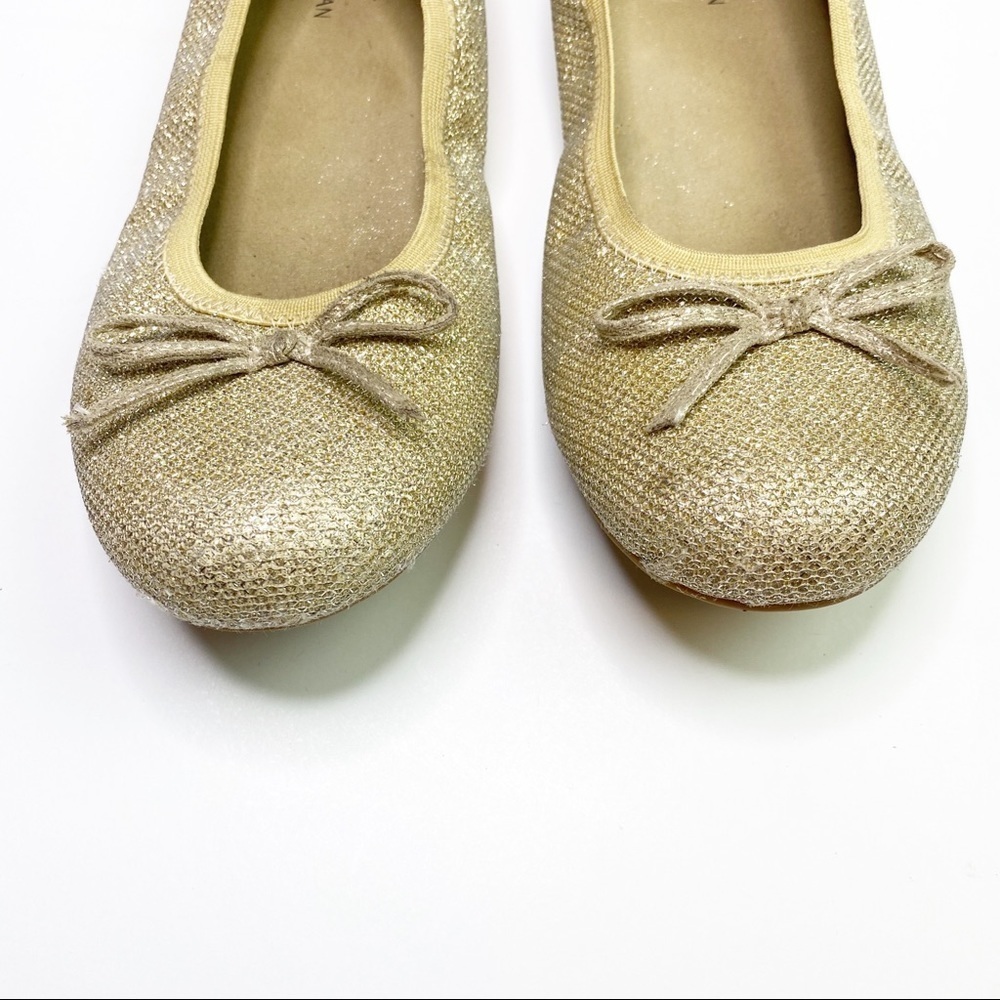 Stuart Weitzman Fannie Gold Bow Ballerina Flats - Picture 3 of 9